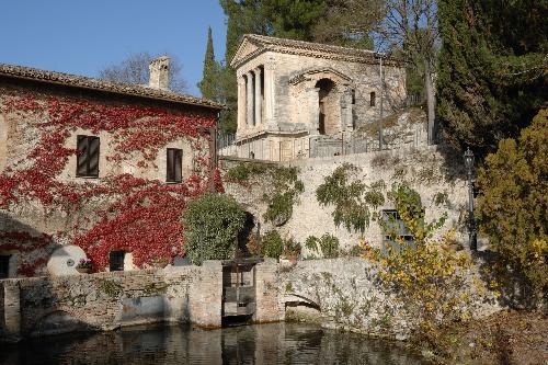 Tempietto sul Clitunno